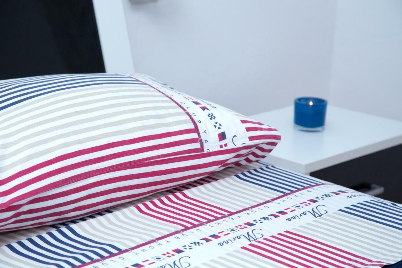 Appartamento Apartman Topic Kaštela Esterno foto
