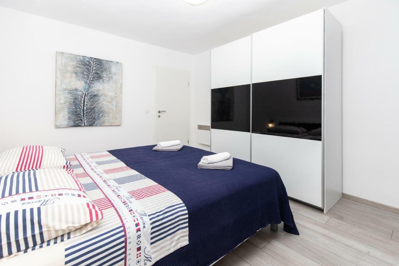 Appartamento Apartman Topic Kaštela Esterno foto